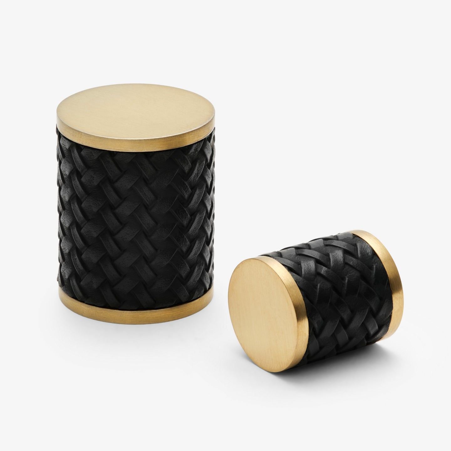 Chelsea knob - Brushed brass with black braid