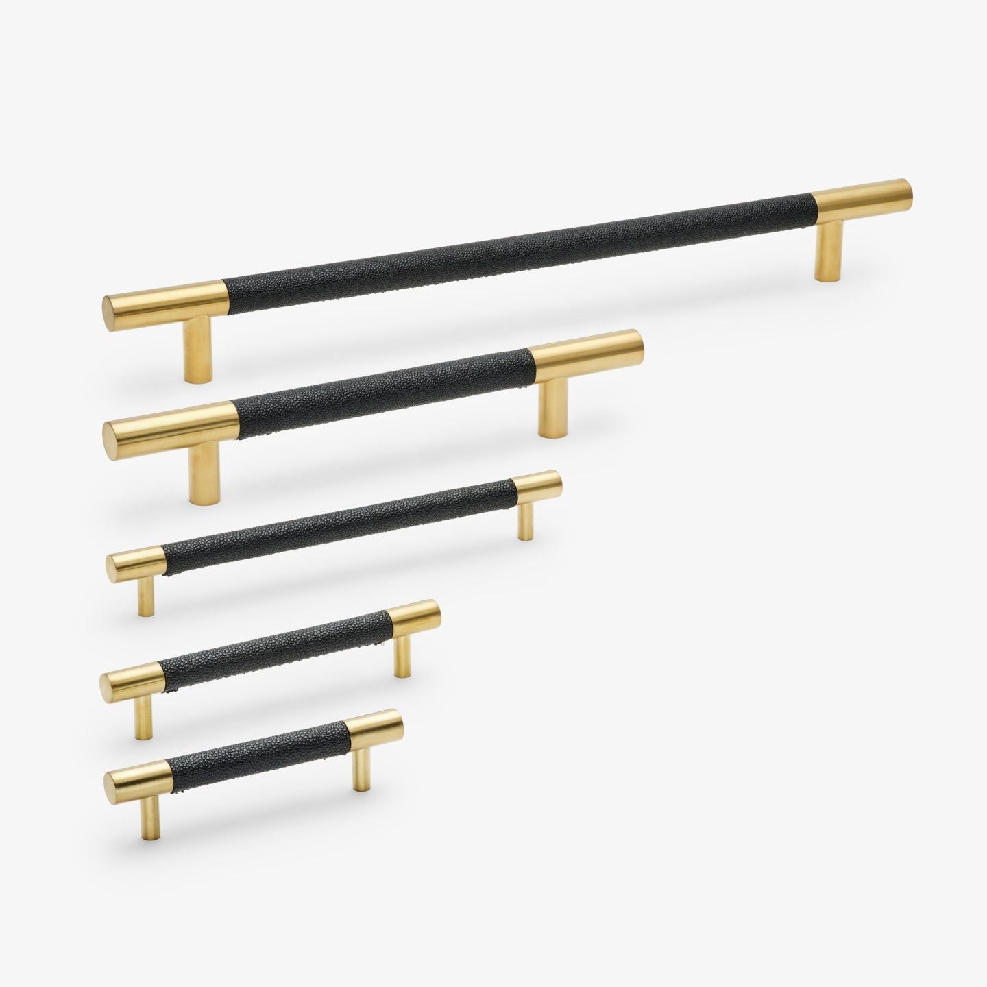 Chelsea håndtak - Børstet messing med svart perle