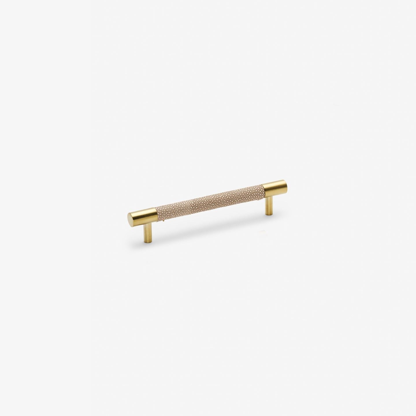 Chelsea håndtak - Børstet messing med beige