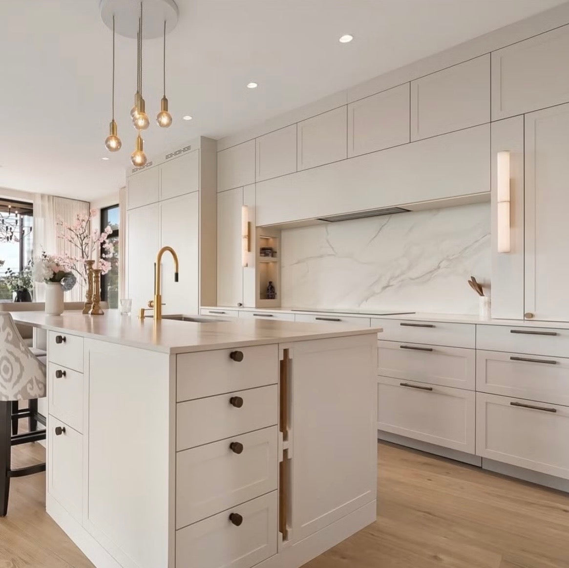 Manhattan knott i Antique Brass