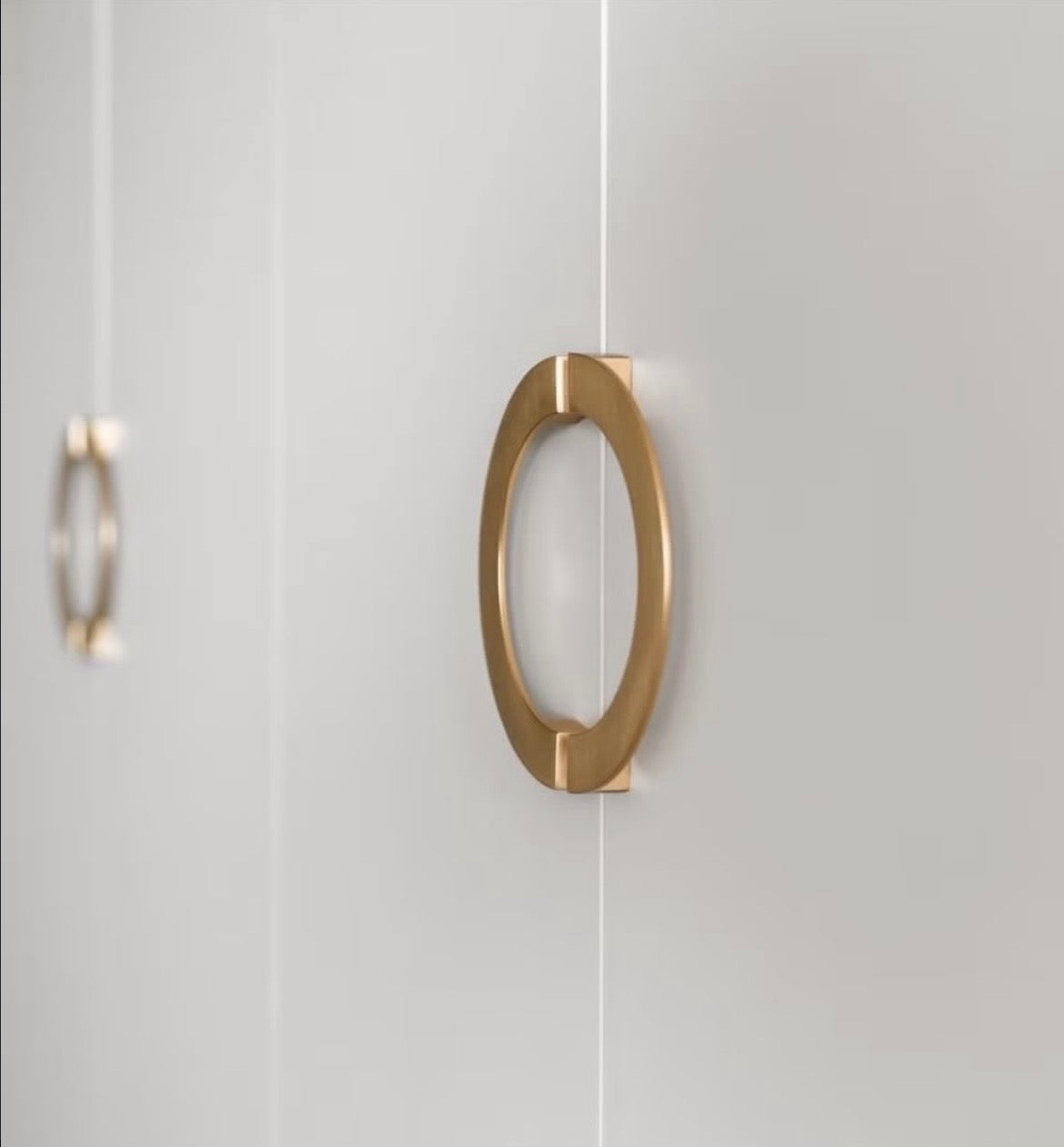 Crescent handle - Brushed brass