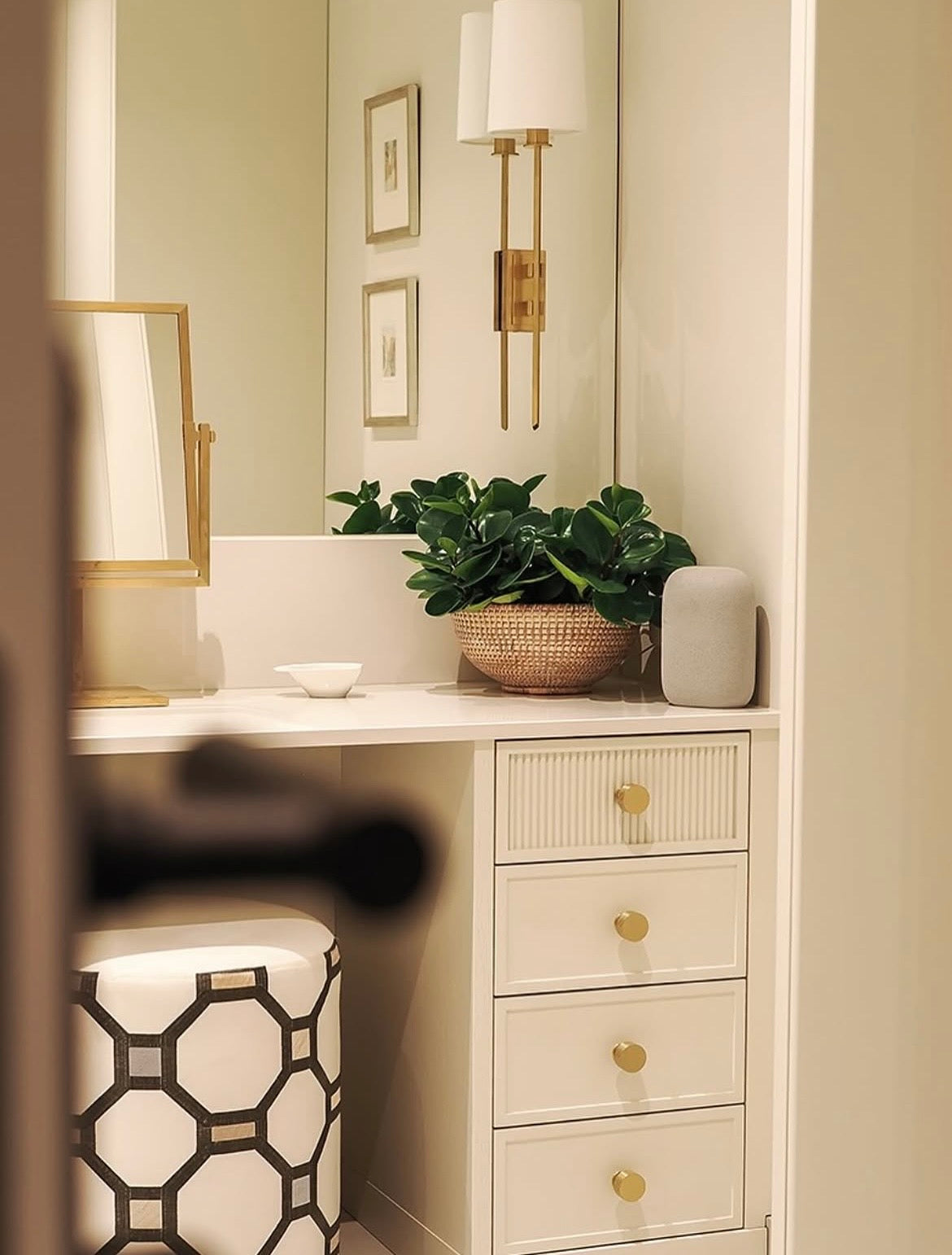 Manhattan knob - Brushed brass
