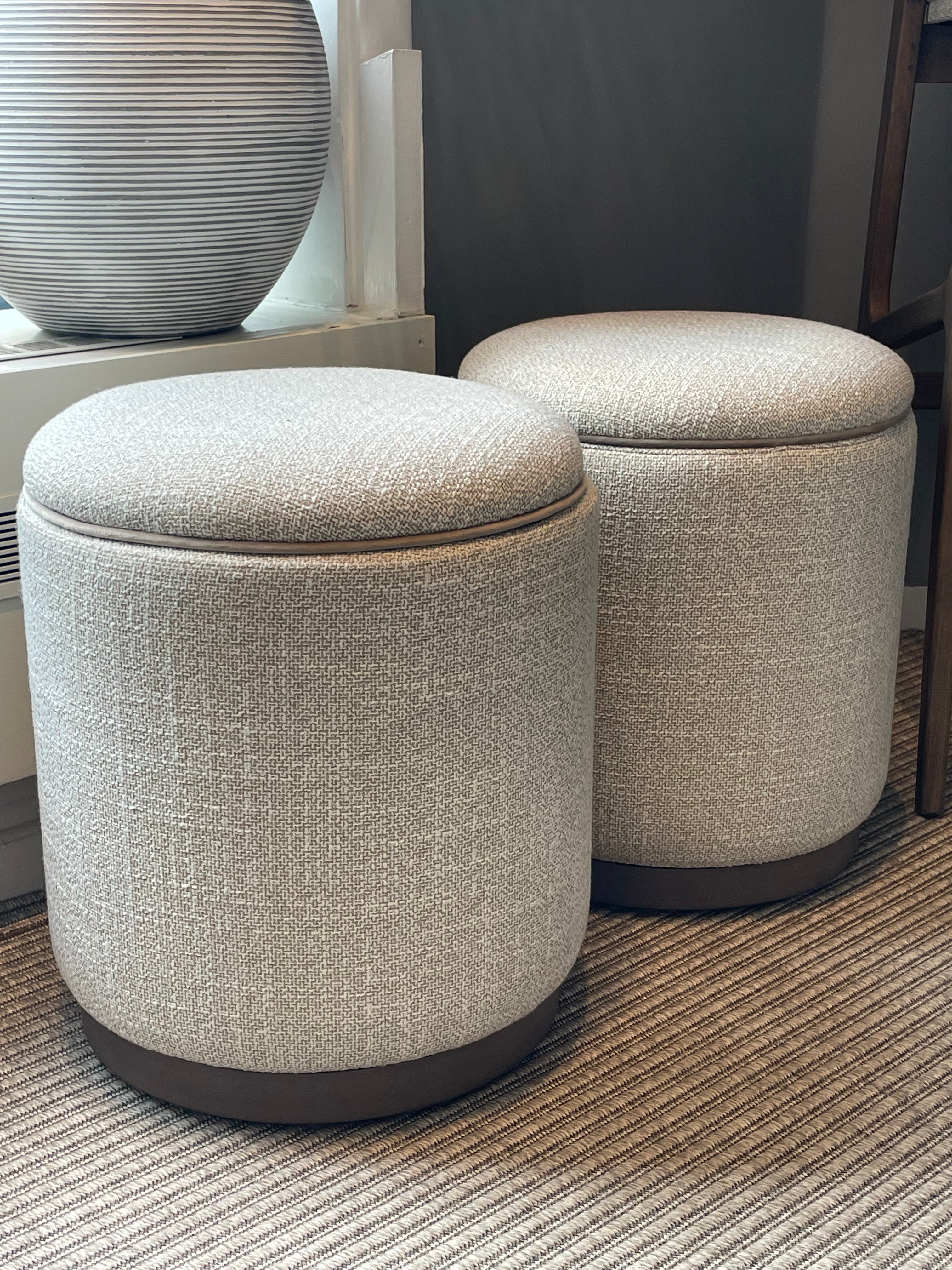 SMALL POUF WITH LID