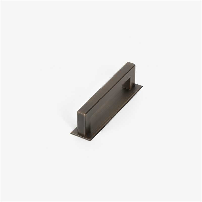 Manhattan handle - Antique Brass