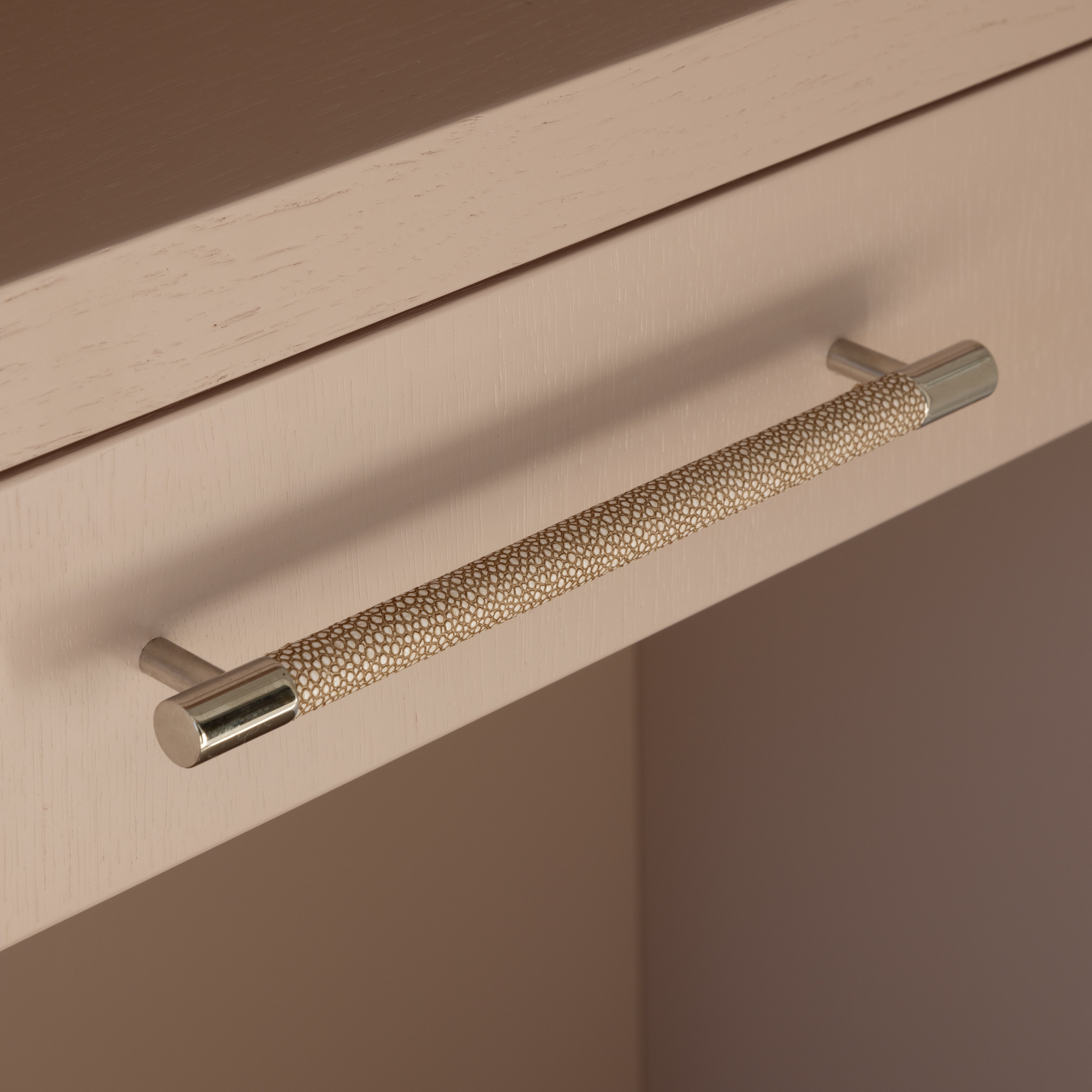 Chelsea håndtak - Krom med beige