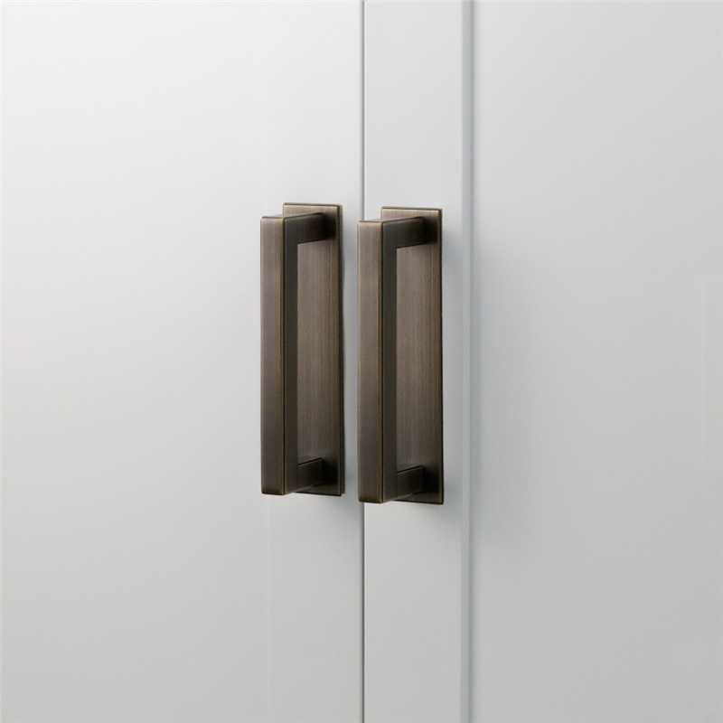 Manhattan handle - Antique Brass