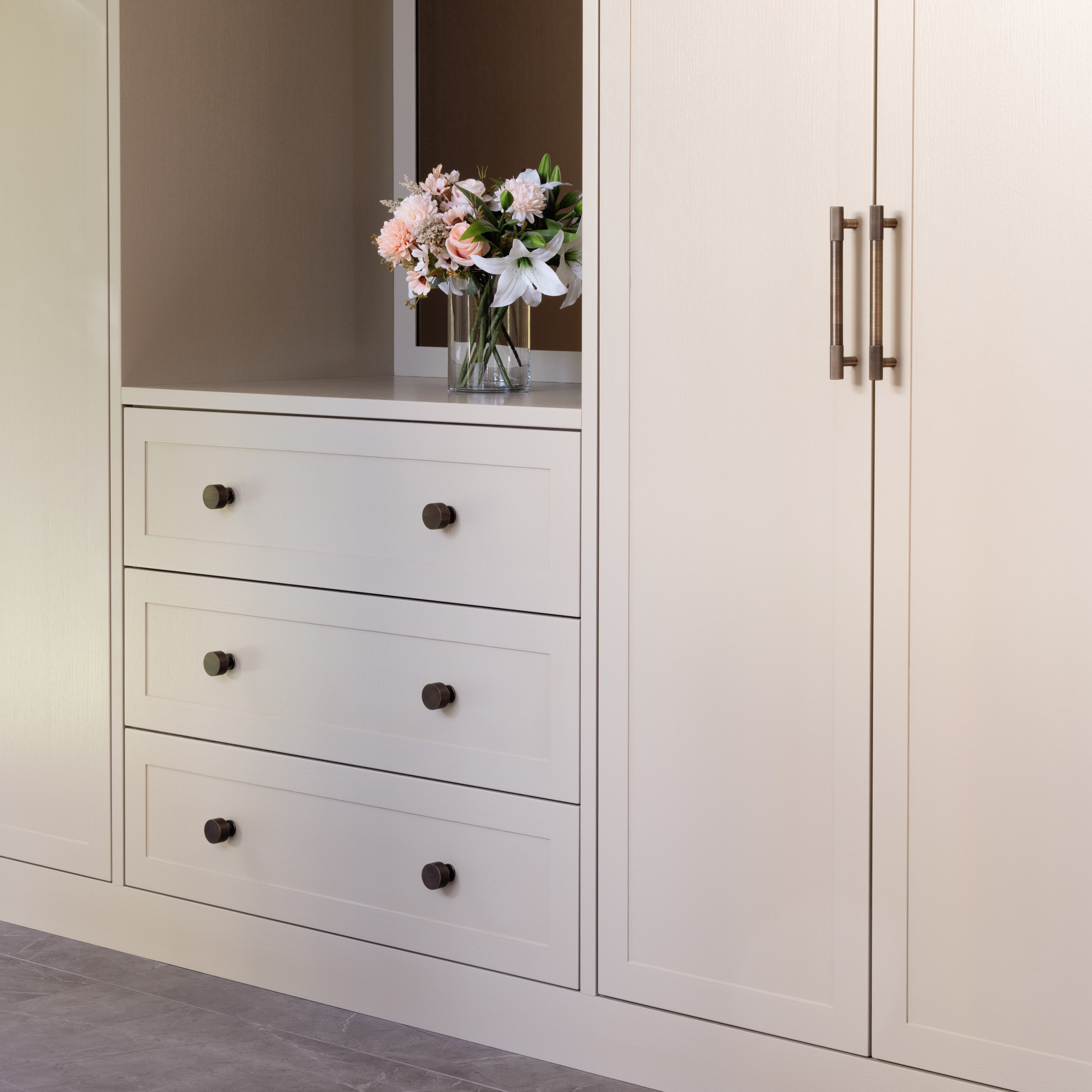 Manhattan håndtak - Antique Brass