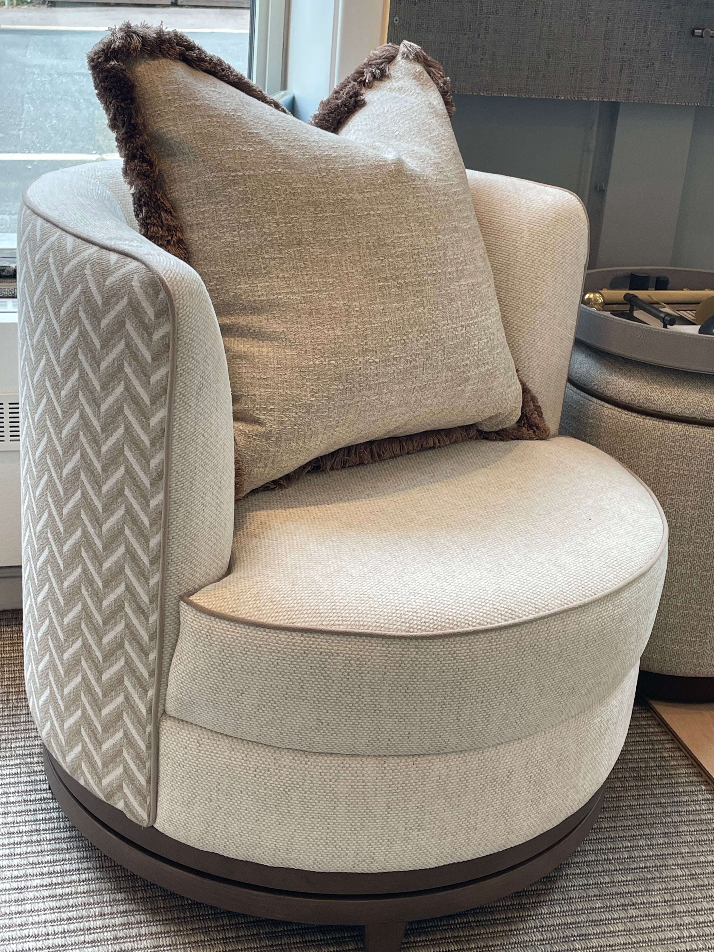 THE SWIVEL CHAIR