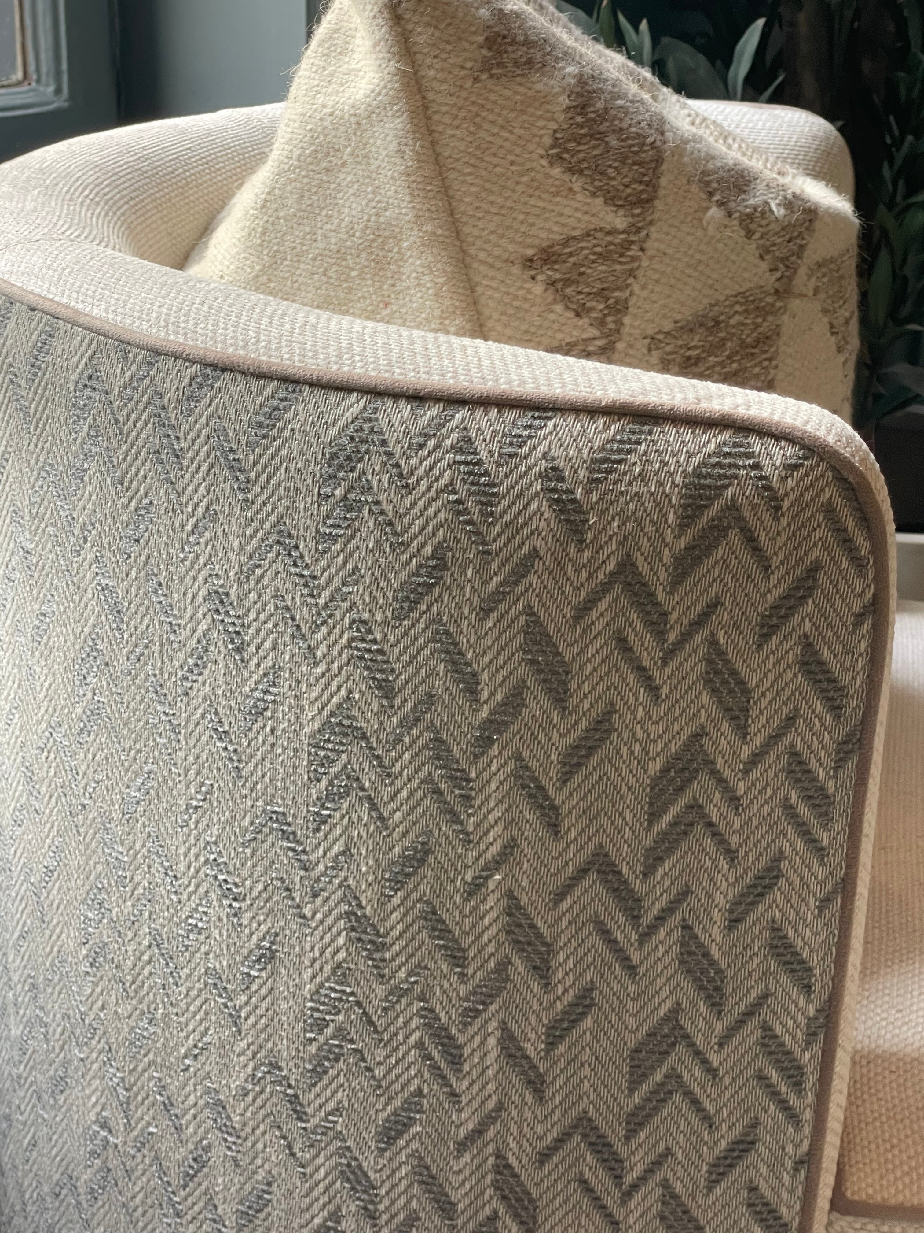 THE SWIVEL CHAIR