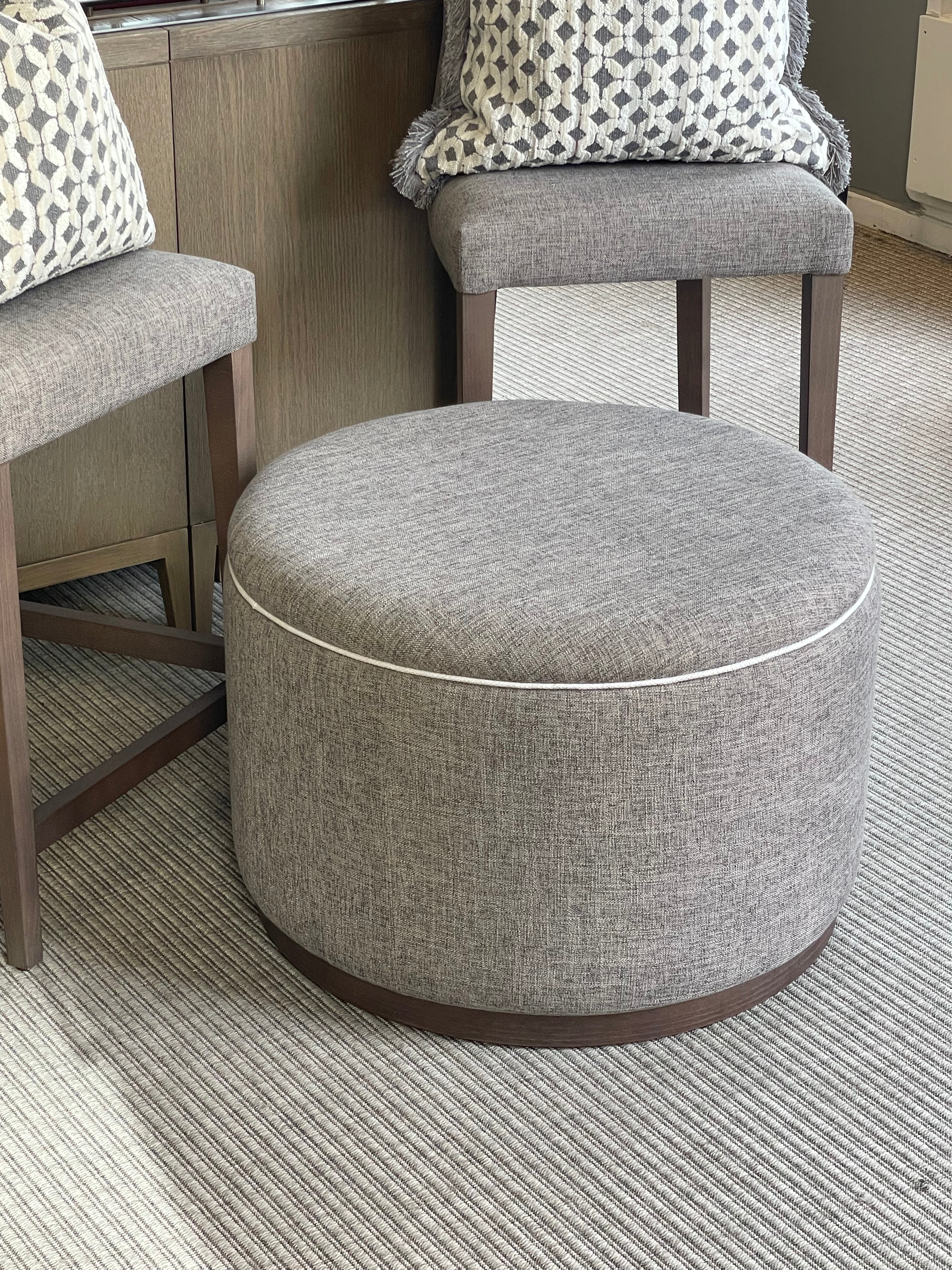 LARGE POUF WITH LID