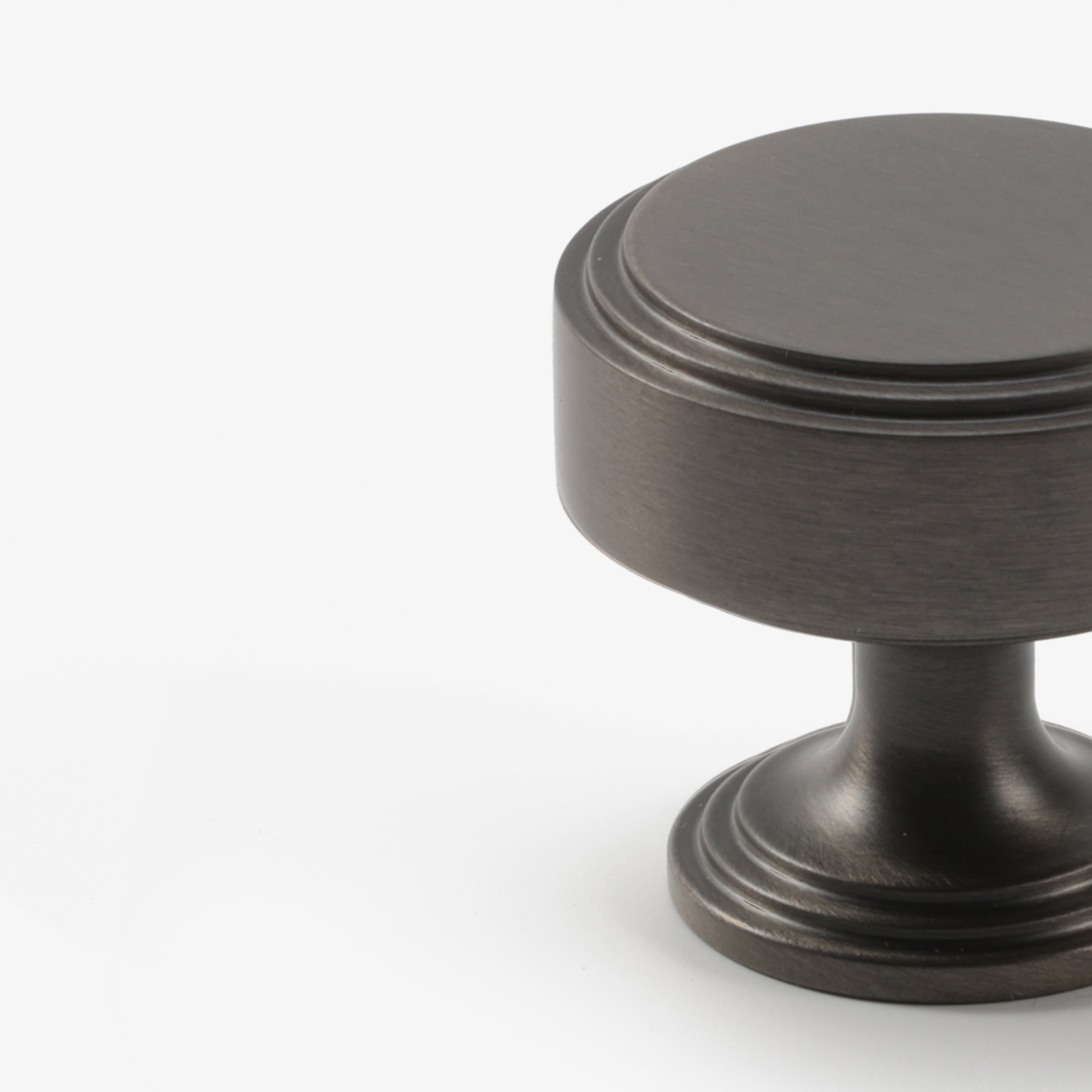 Brooklyn Knott - Gun Metal