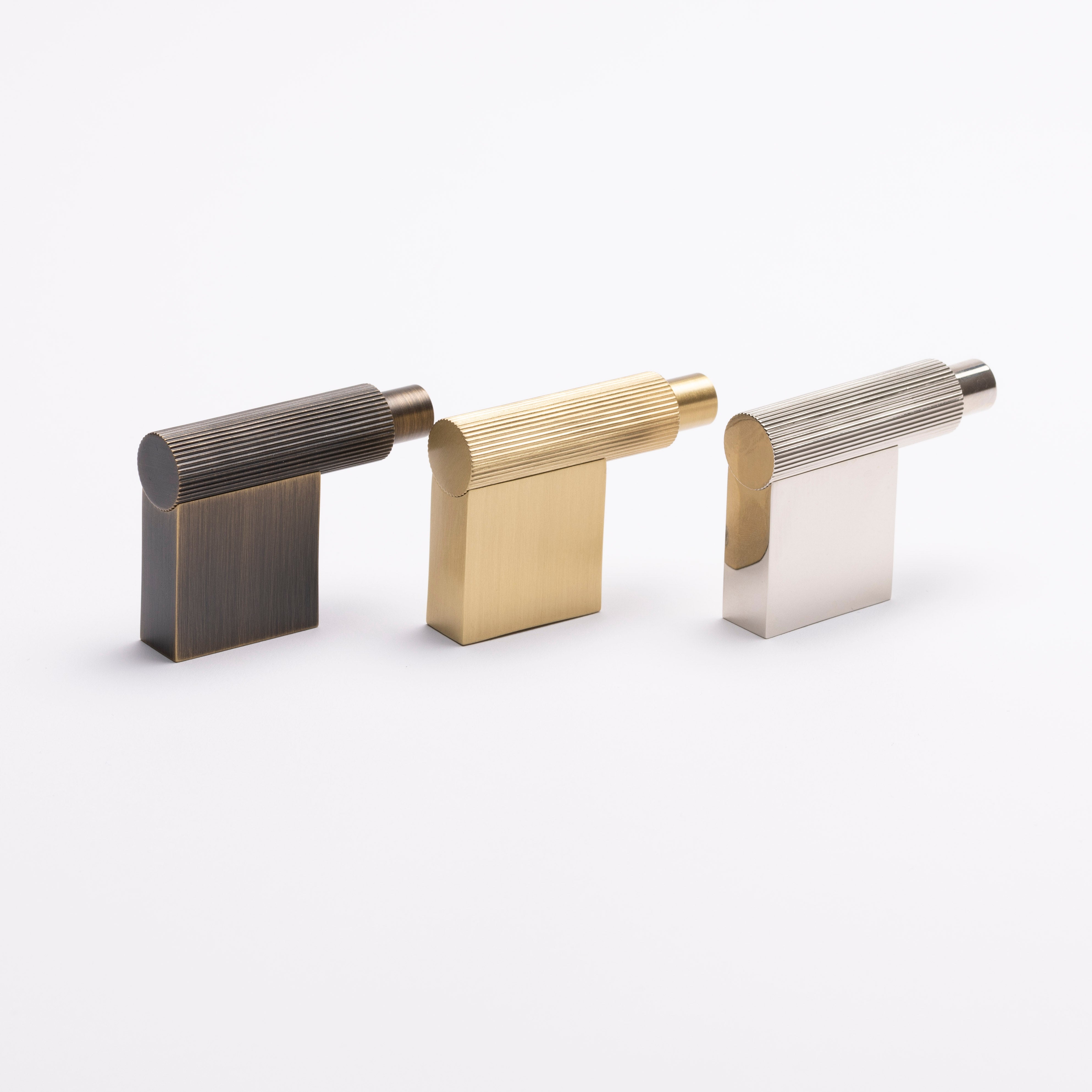 Manhattan knagg - Antikk messing