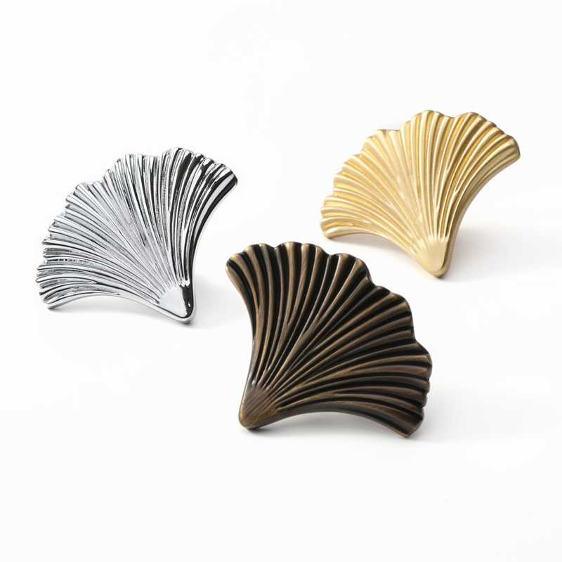 Shell handle - Antique Brass